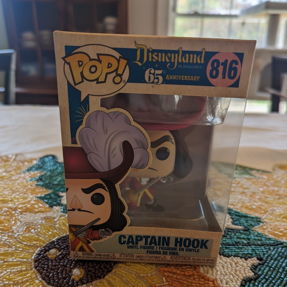 Funko pop Disneyland Captain Hook